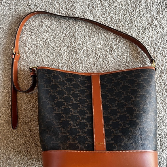 Celine Bucket Bag - Medium - Picture 1 of 4